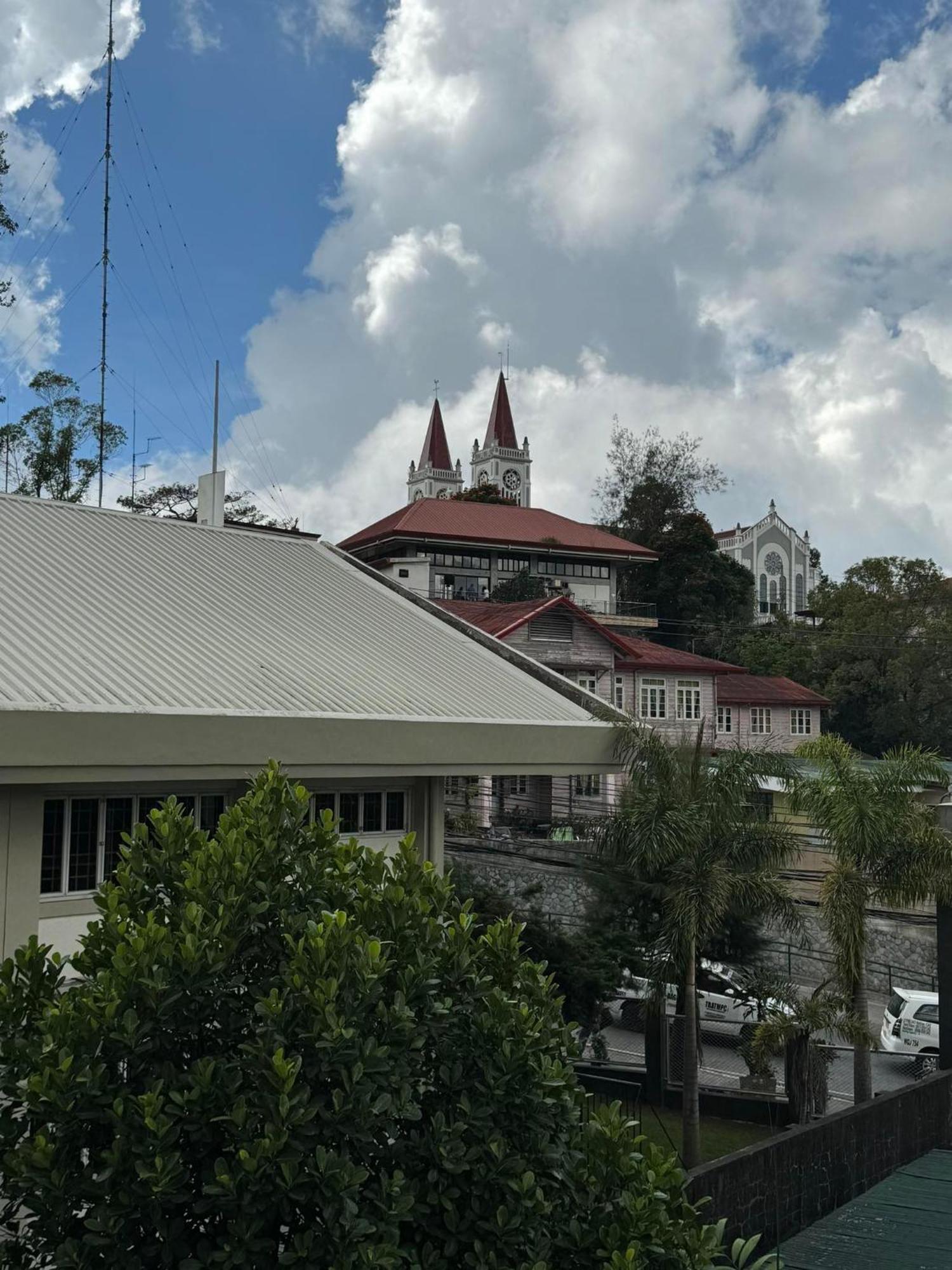 Susana's Baguio Condotel Baguio City Exterior foto